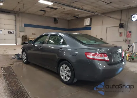 2010 Toyota Camry Se/Le/Xle z USA, uszkodzony, nr VIN 4T4BF3EK3AR023495